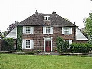 Cottages in Kingston-Upon-Thames